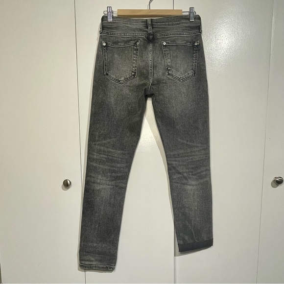 Anthropologie Pilcro black acid wash jeans w/ distress knees. Like new Sz 26 EUC - Picture 3 of 5